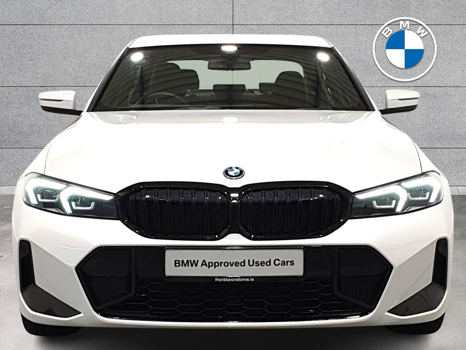 2023 BMW 3 Series - image 16