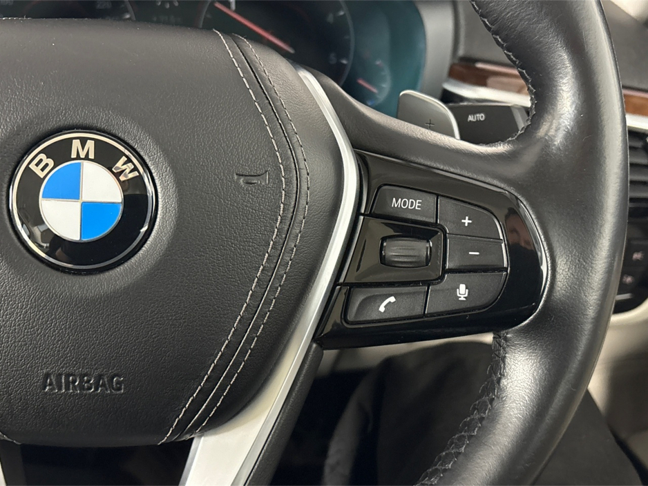 2019 BMW 5 Series - image 22