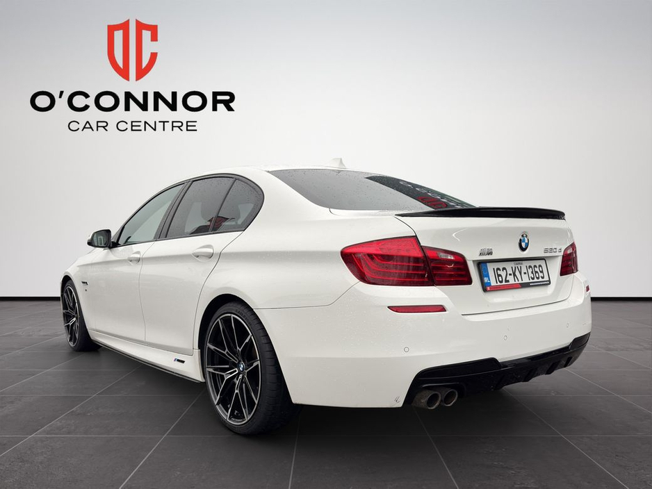 2016 BMW 5 Series - image 4