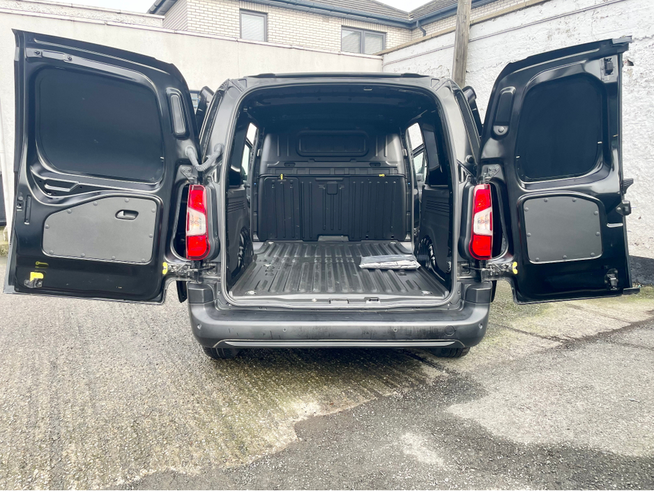 2023 Citroen Berlingo - image 22