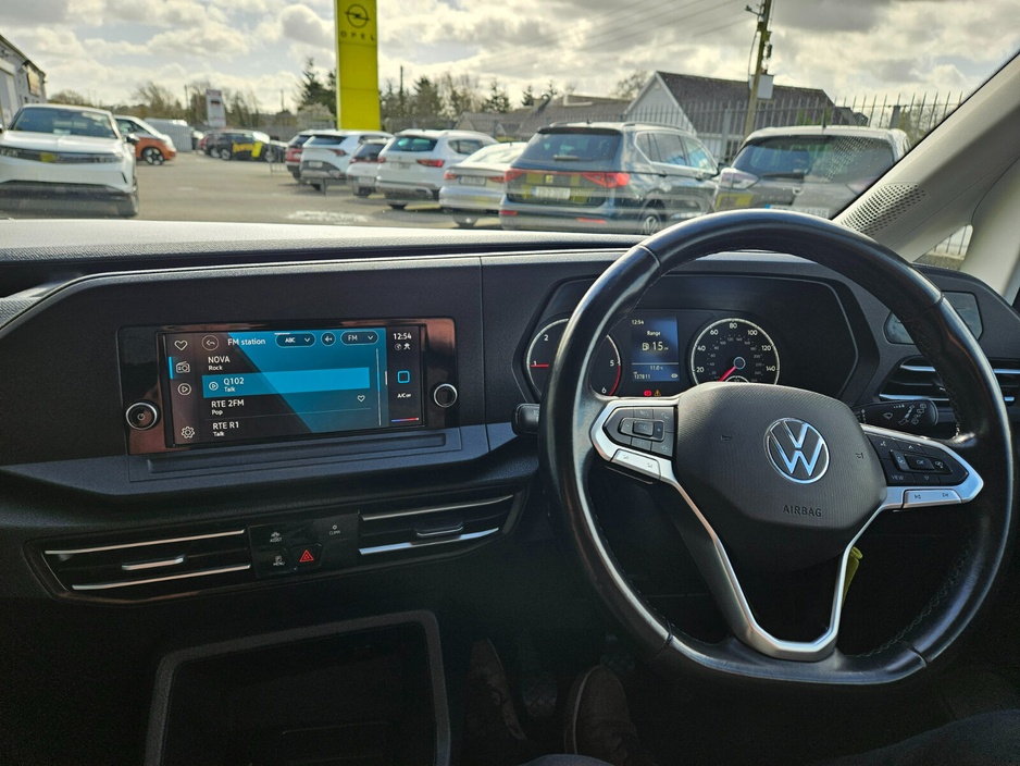 2023 Volkswagen Caddy Maxi Life - image 22