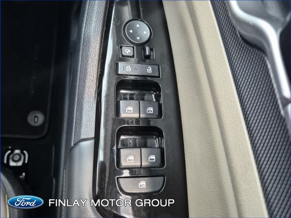 2023 Kia Sportage - image 12