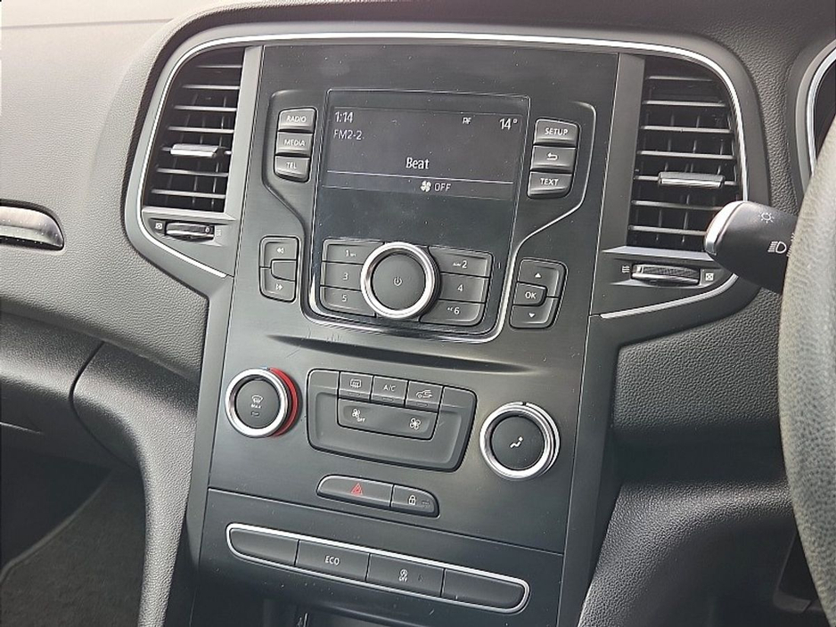 2019 Renault Megane - image 12