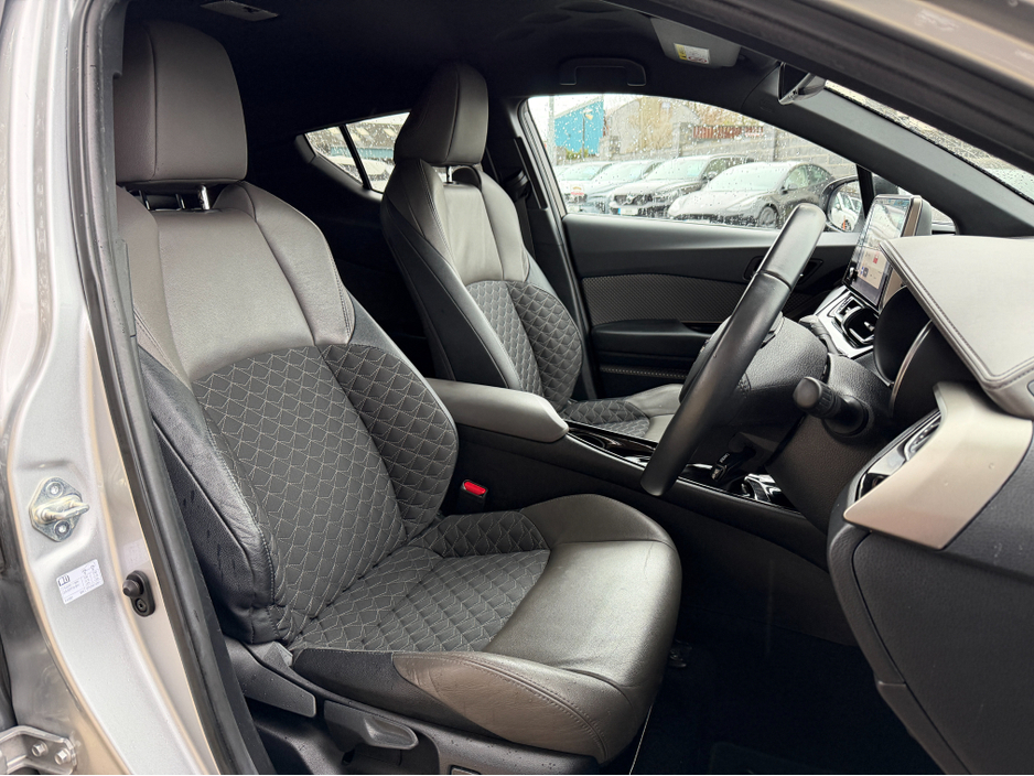 2023 Toyota C-HR HYBRID SOL..RAER CAMERA WITH PARK ASSIST €21,900