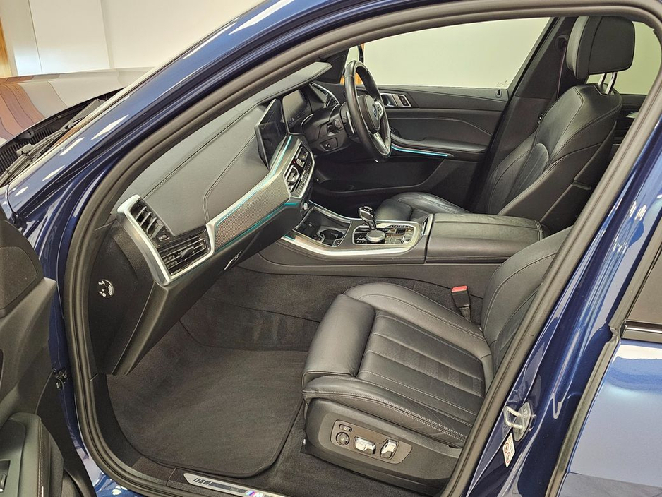 2022 BMW X5 - image 19