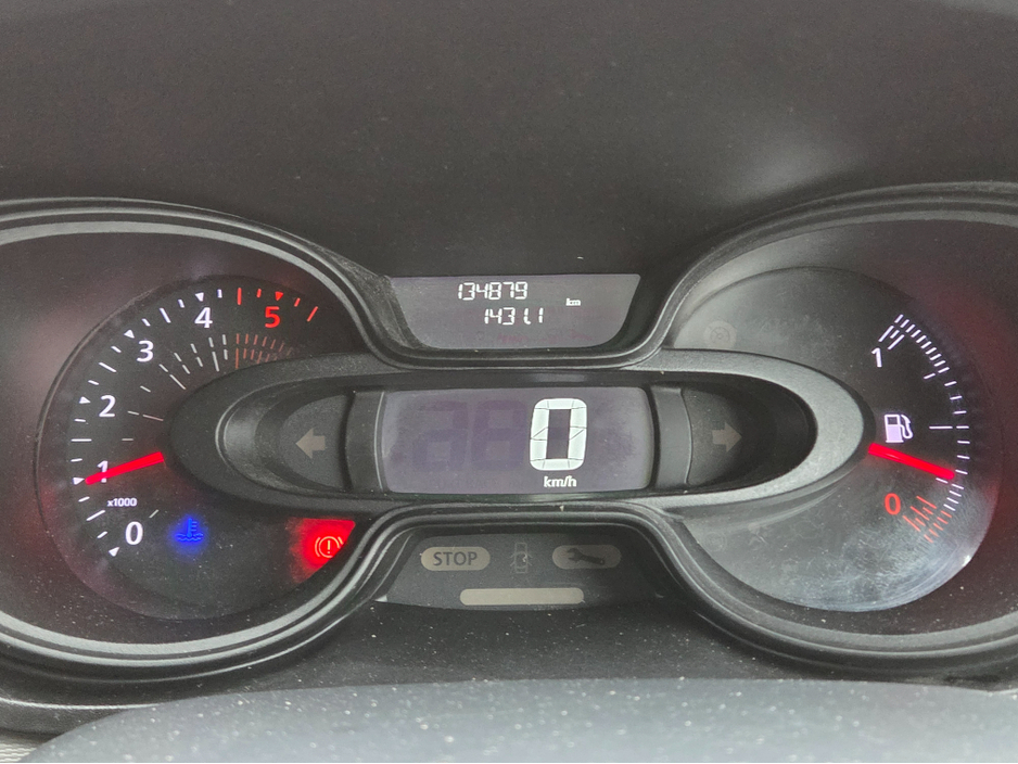 2018 Nissan NV300 - image 13