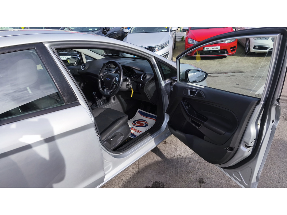 2017 Ford Fiesta - image 7