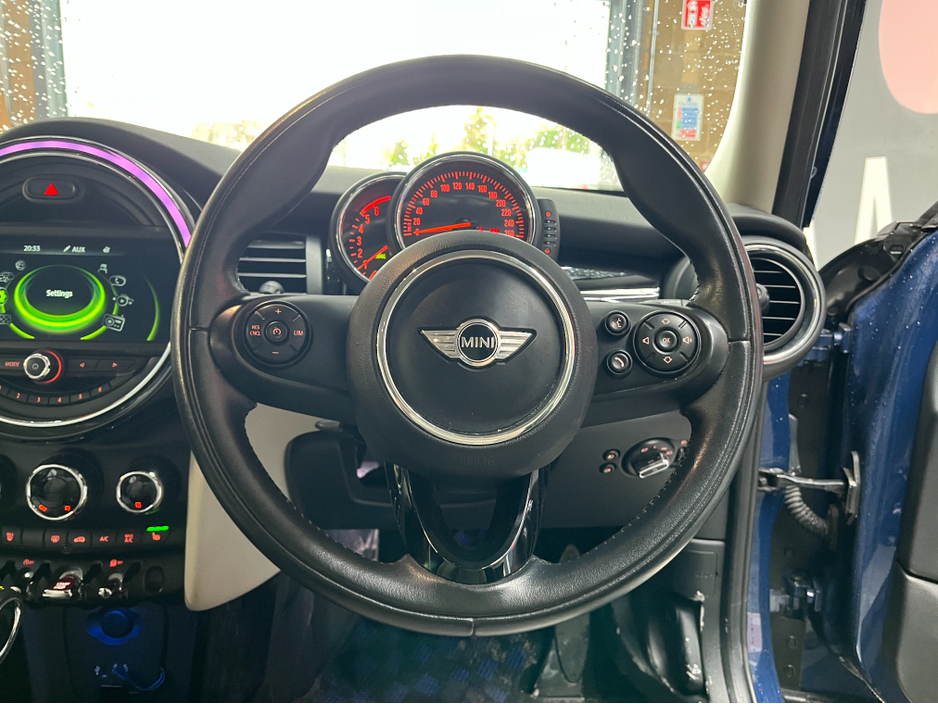 2017 MINI Cooper D - image 9