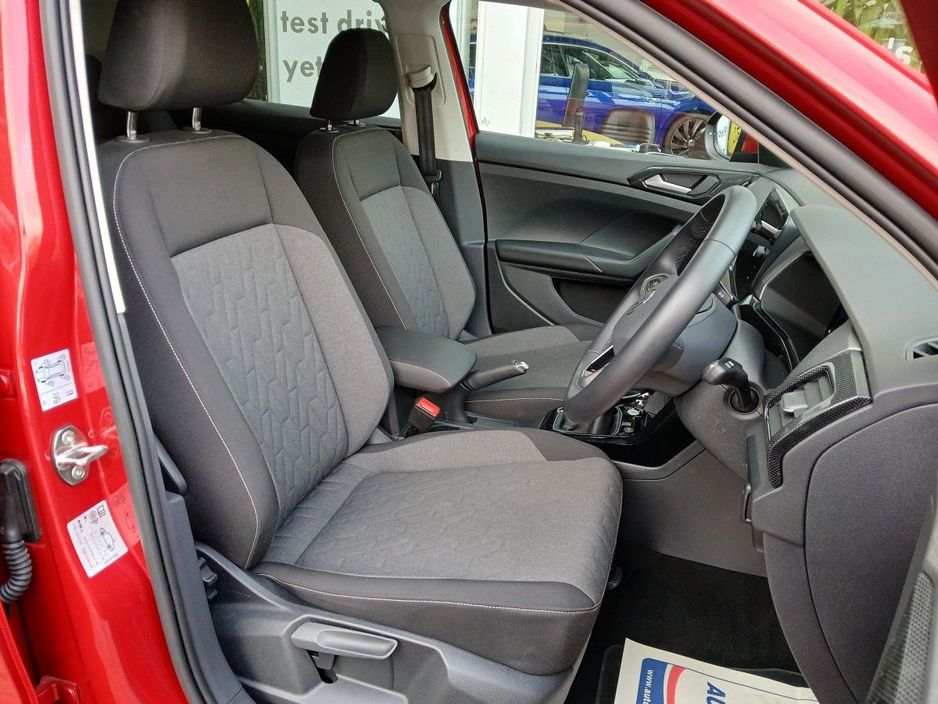 2025 Volkswagen T-Cross 1.0 TSI M5F 95HP Edit 75, Kings Red, 17km. €28,750