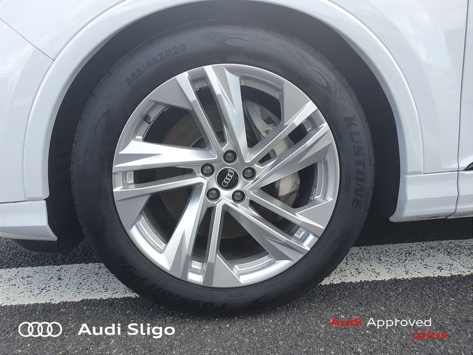 2021 Audi Q7 - image 9