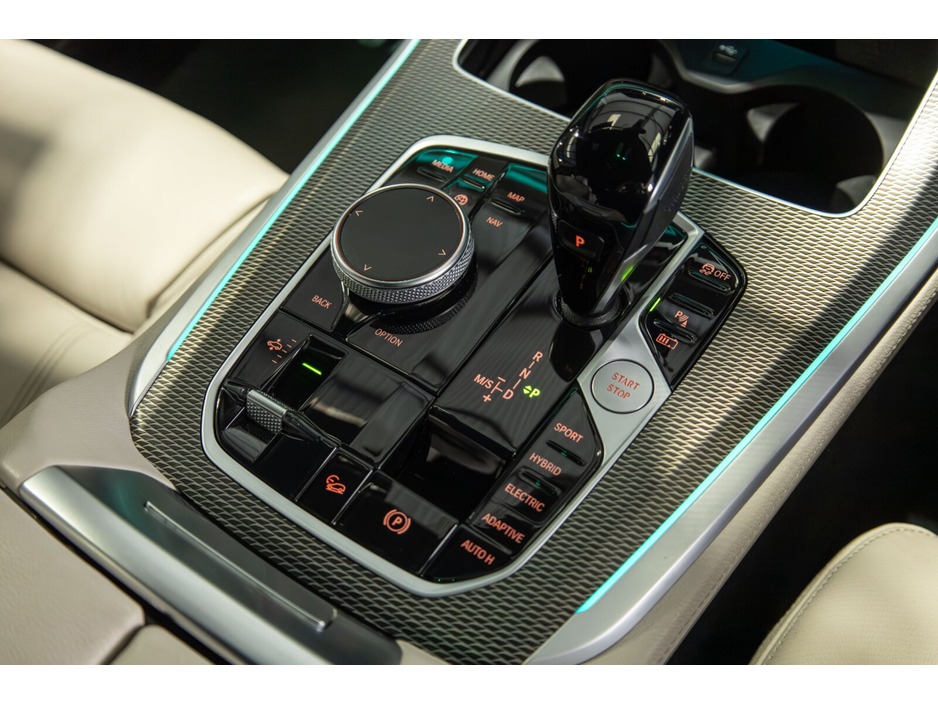 2022 BMW X5 xDrive45e M Sport €64,950