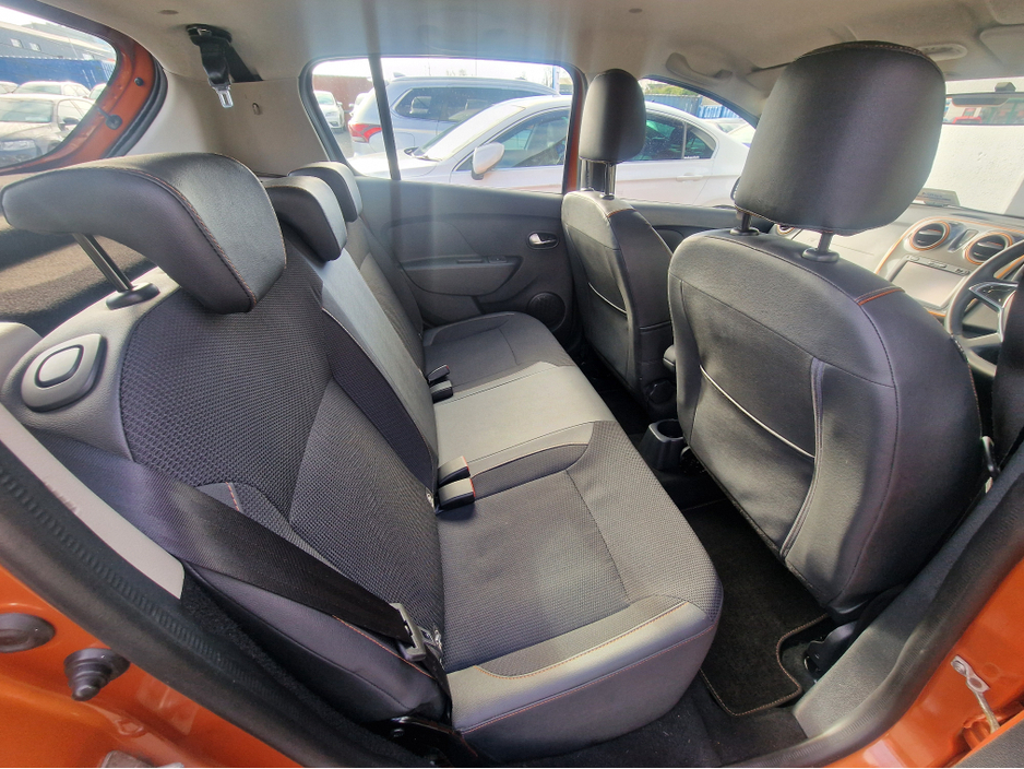 2018 Dacia Sandero - image 22