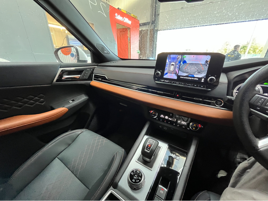 2024 Mitsubishi Outlander - image 23