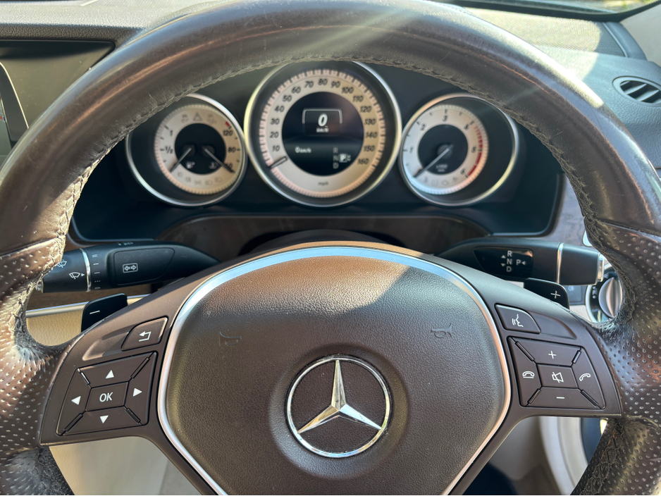 2014 Mercedes-Benz E Class - image 13