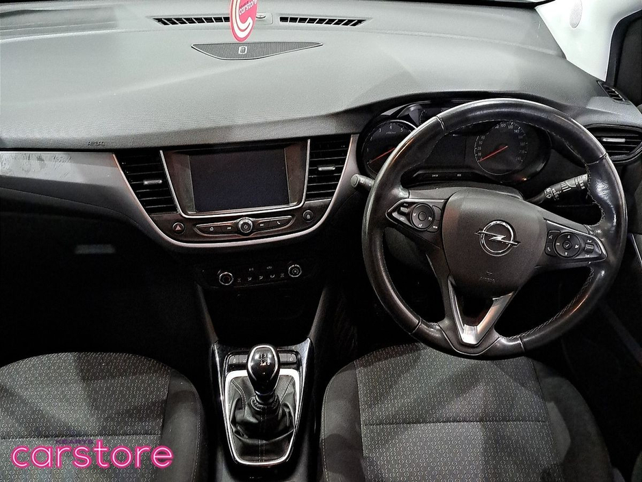 2022 Opel Crossland - image 11