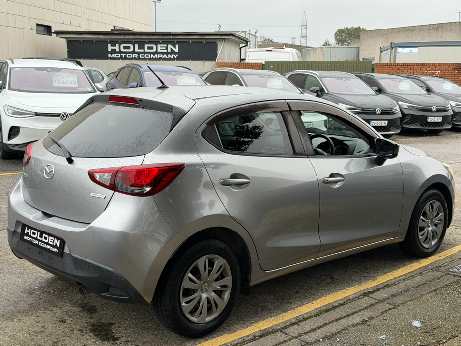 2016 Mazda Demio - image 8