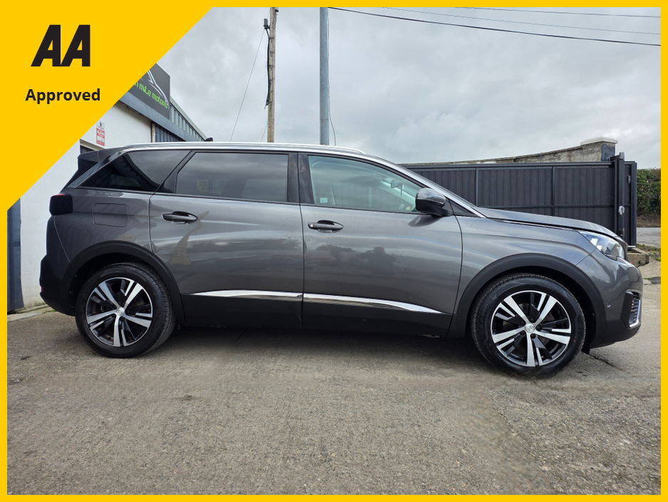 2018 Peugeot 5008 - image 9