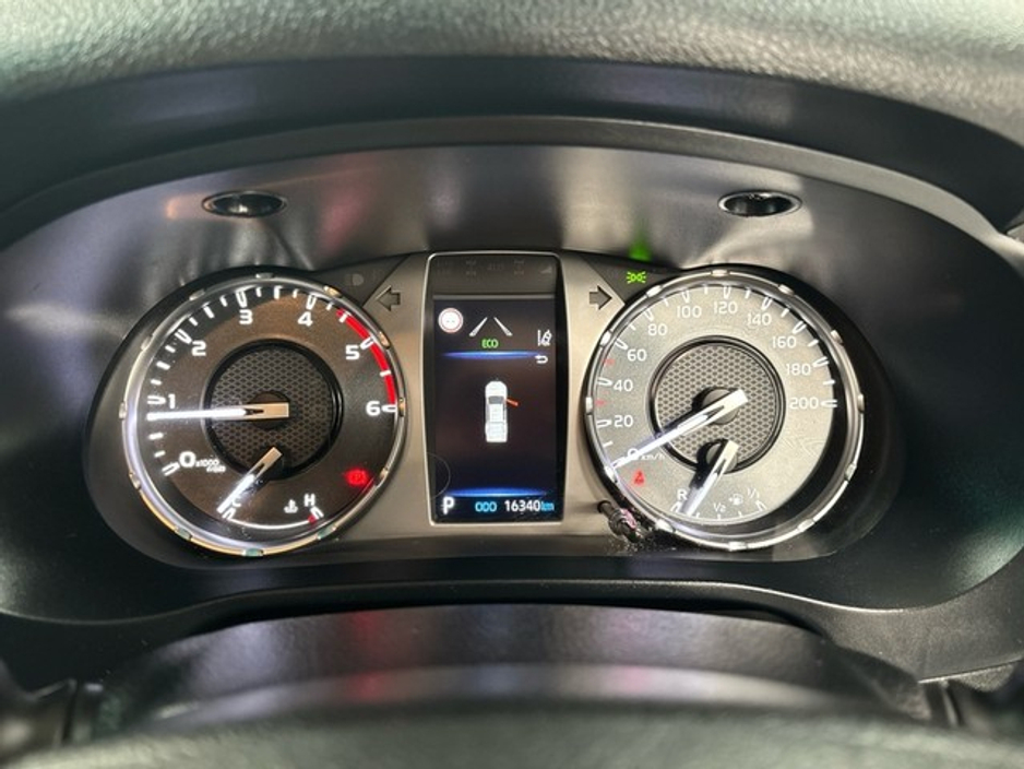 2024 Toyota Hilux - image 11