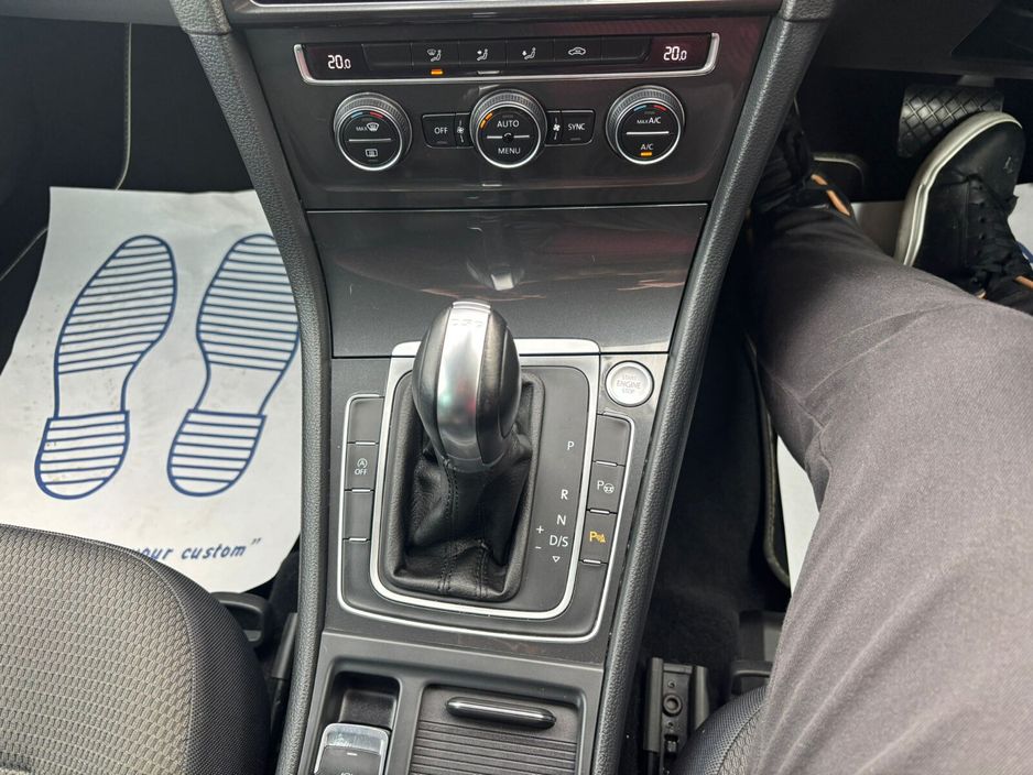 2020 Volkswagen Golf  €17,950