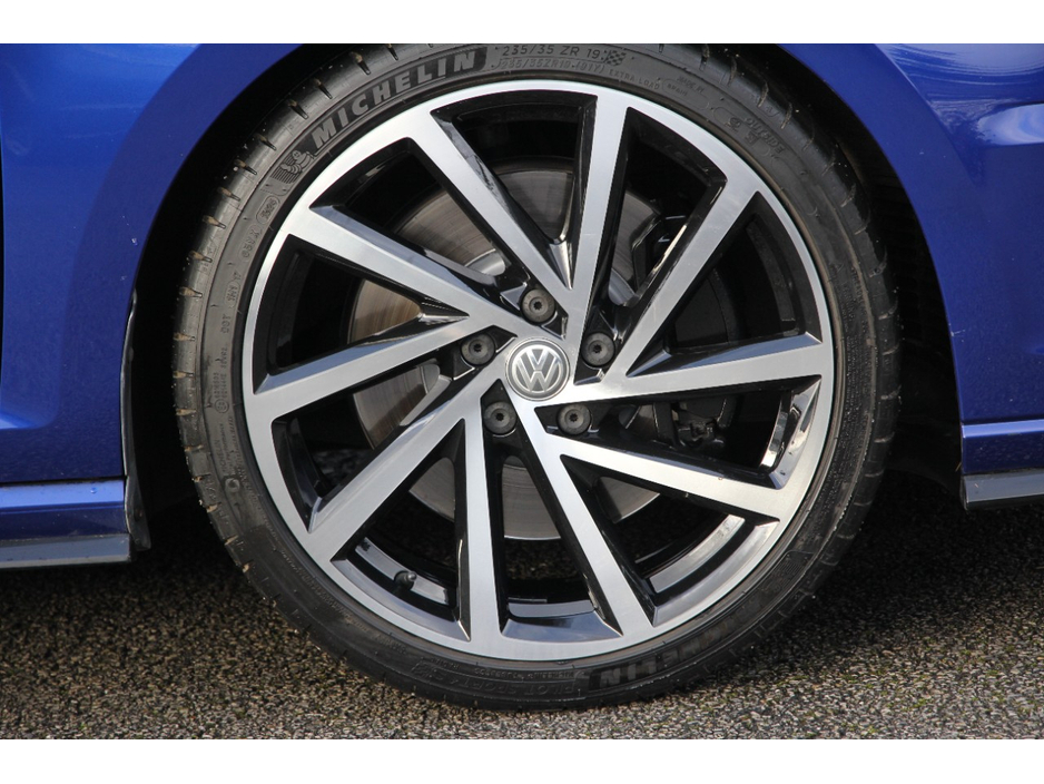 2017 Volkswagen Golf R * 310Bhp TSi * Low kms * Full history €28,950