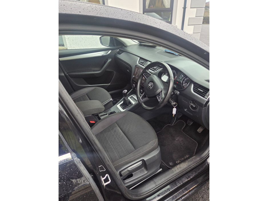 2017 Skoda Octavia - image 13