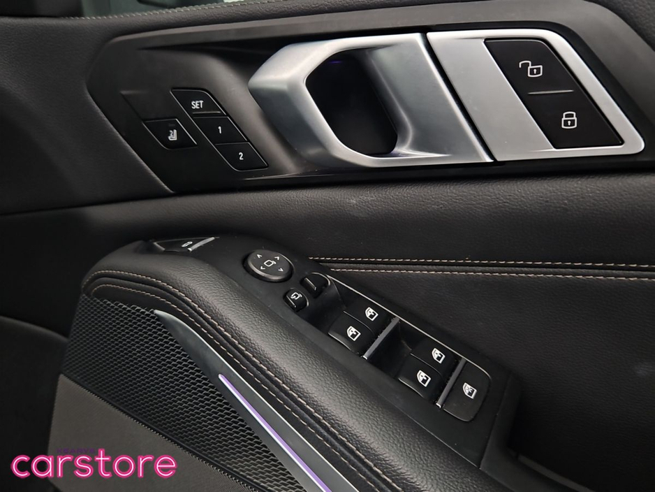 2020 BMW X5 - image 23