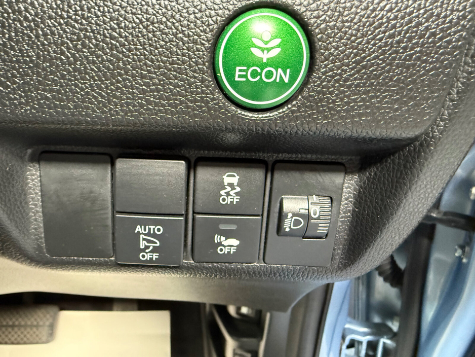 2016 Honda Fit - image 18