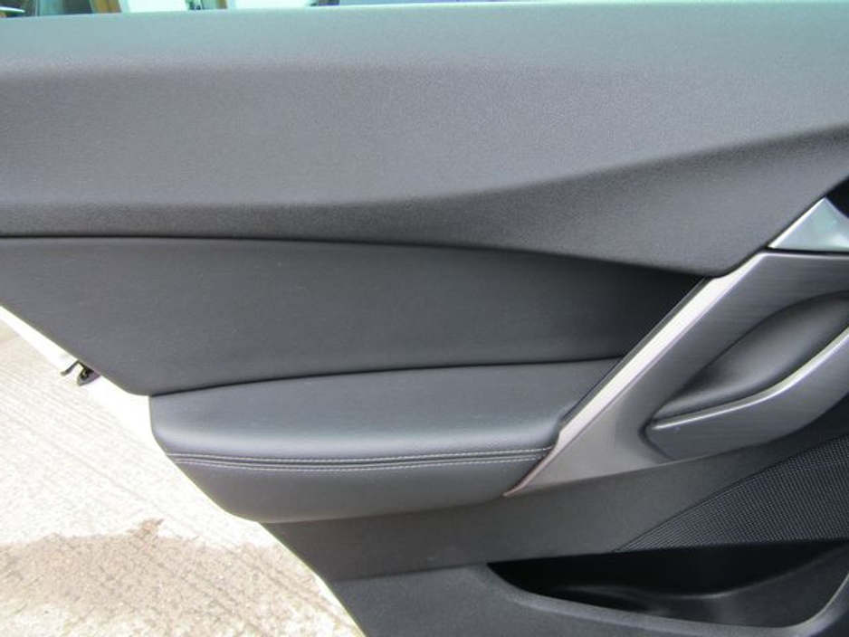 2015 DS Automobiles DS 5 - image 33