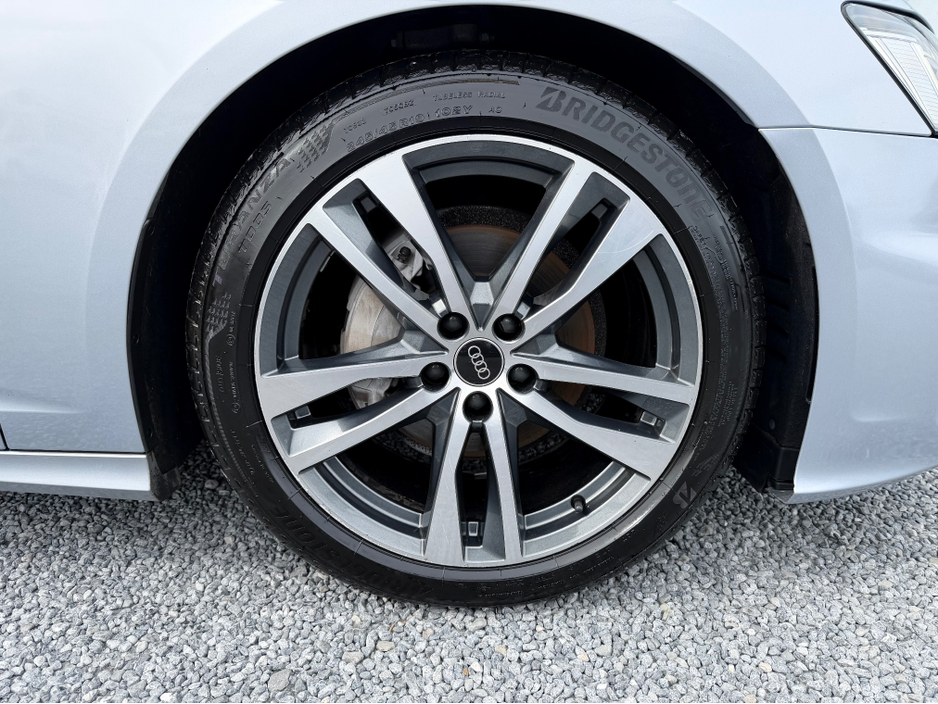 2022 Audi A6 - image 12