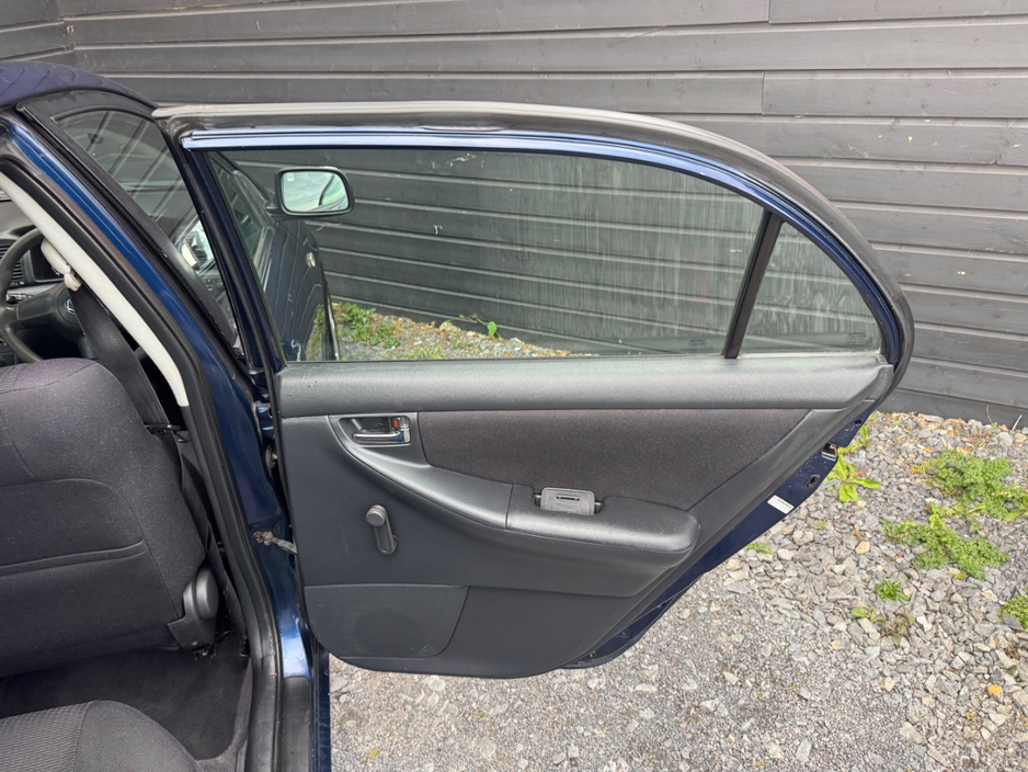 2006 Toyota Corolla - image 17