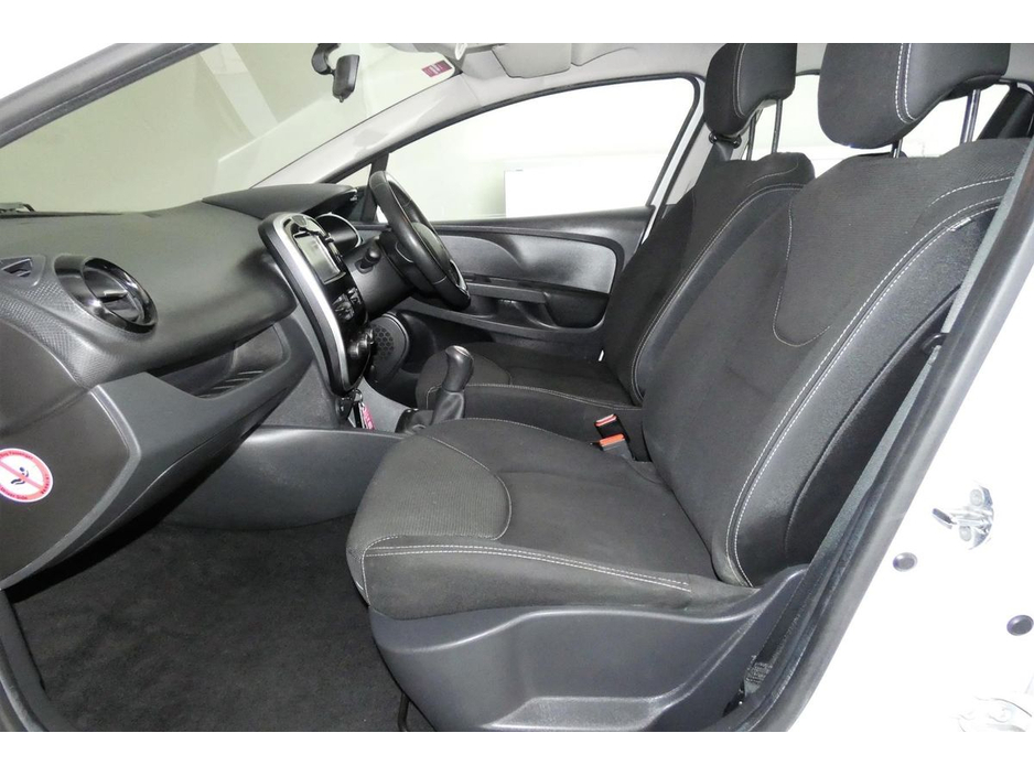 2016 Renault Clio - image 15