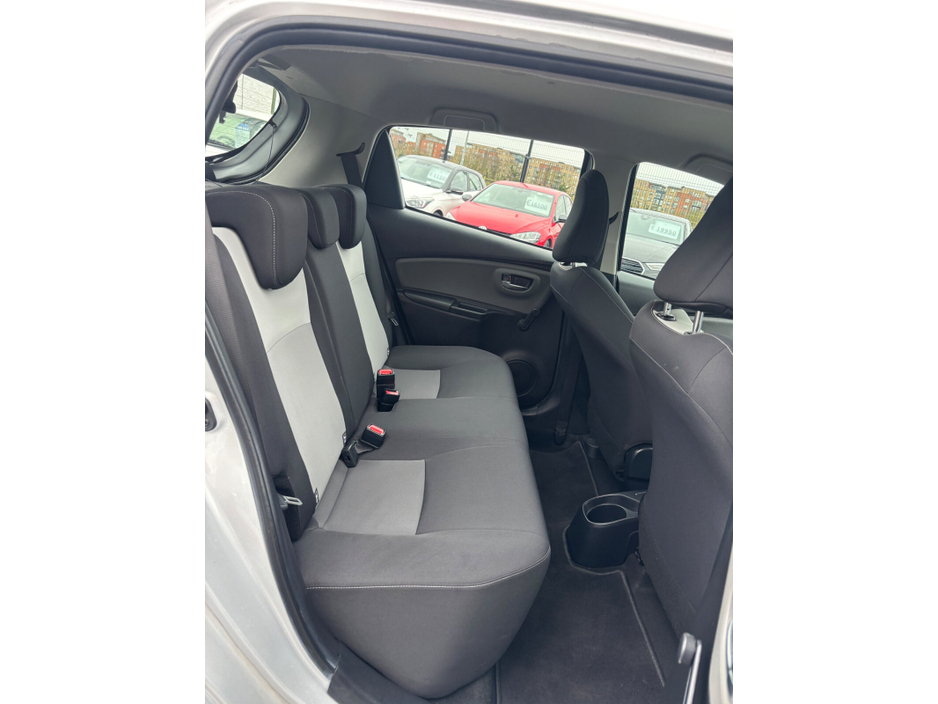 2018 Toyota Yaris - image 25