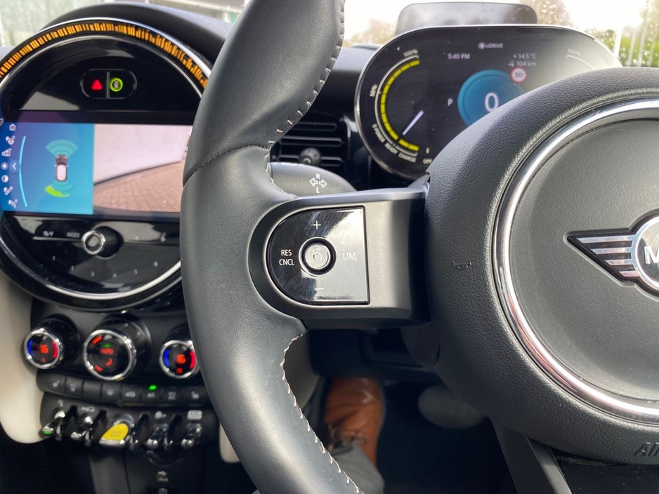 2023 MINI Hatch - image 17