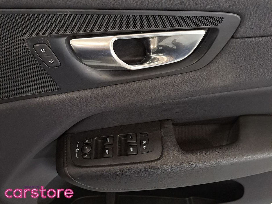 2023 Volvo XC60 - image 17