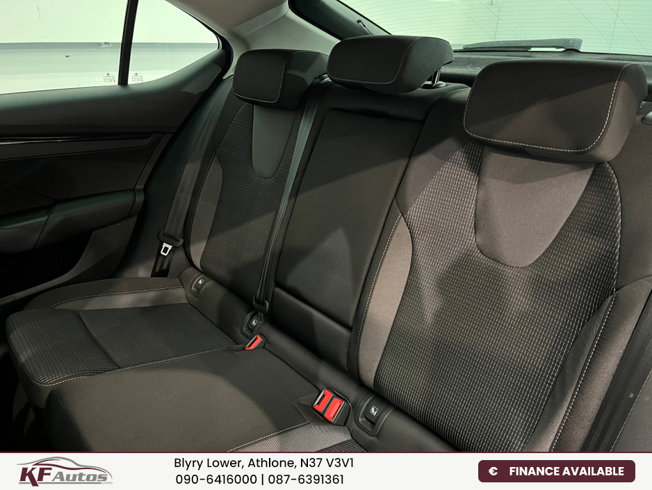 2023 Skoda Octavia - image 16