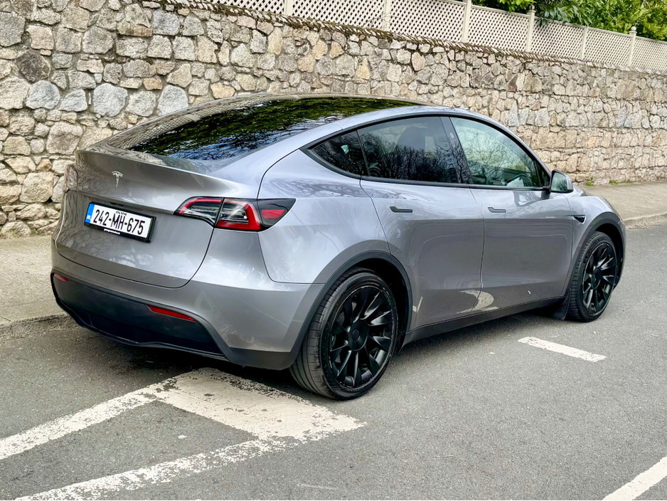 2024 Tesla Model Y - image 11