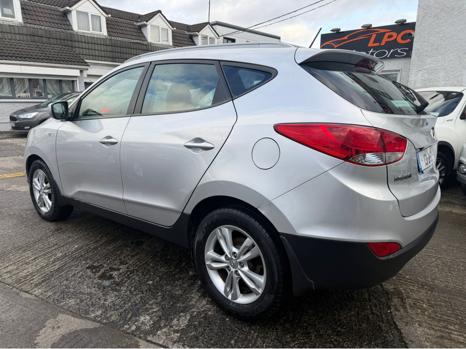 2013 Hyundai ix35 - image 4