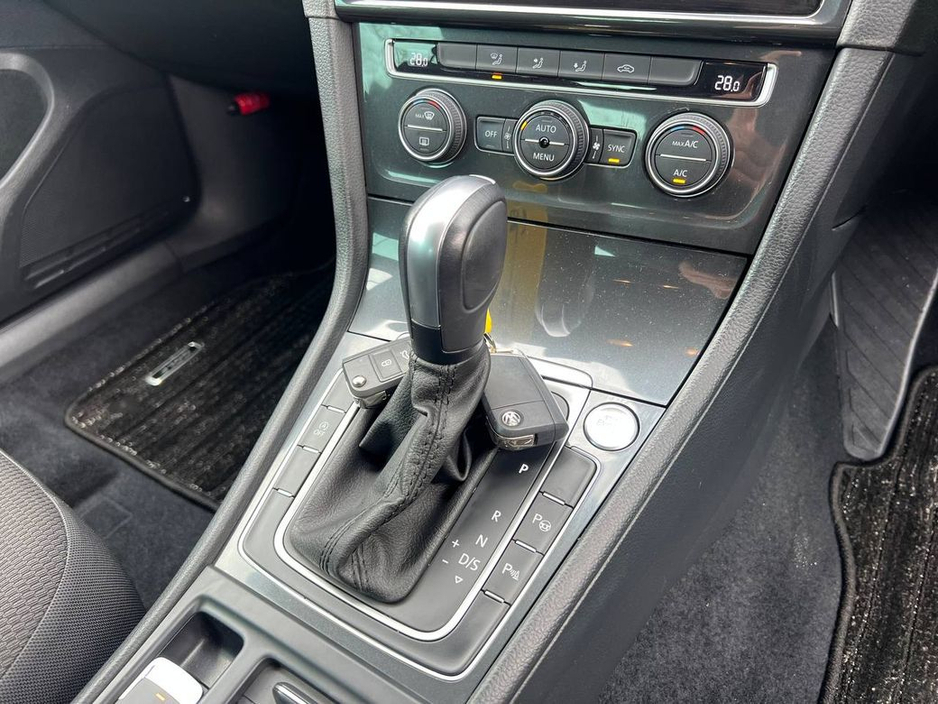 2020 Volkswagen Golf - image 11