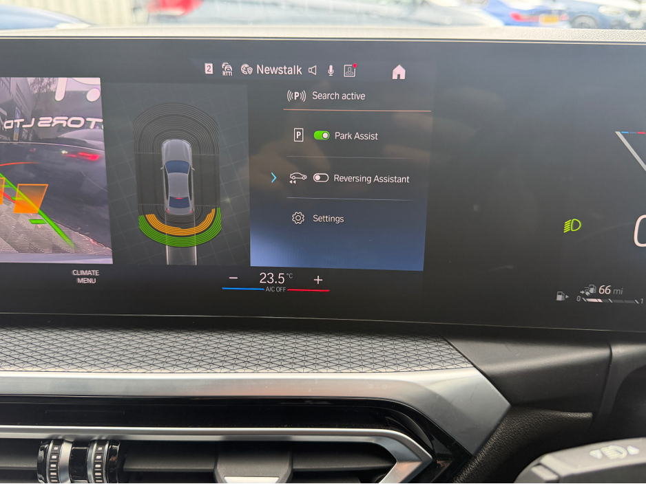 2023 BMW 3 Series - image 18