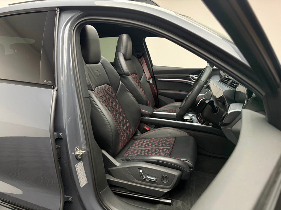 2024 Audi Q8 e-tron S LINE 55 E-TRON *PAN ROOF* €79,990