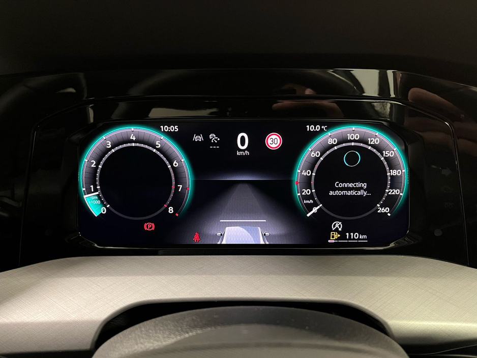 2025 Volkswagen Golf - image 13