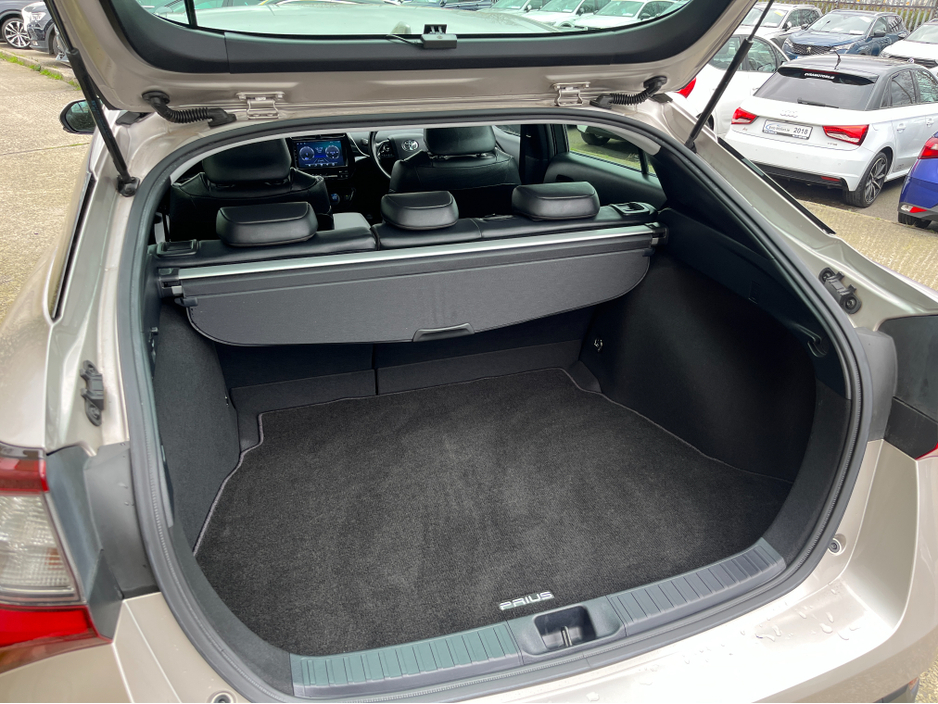 2020 Toyota Prius - image 8