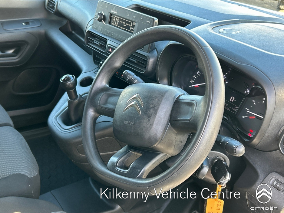 2021 Citroen Berlingo - image 15