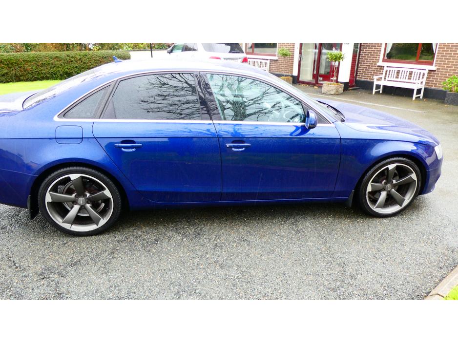 2015 Audi A4 - image 2