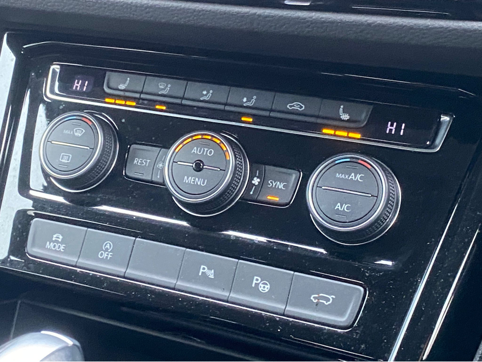 2020 Volkswagen Touran Highline/Auto/7 Seats €28,900