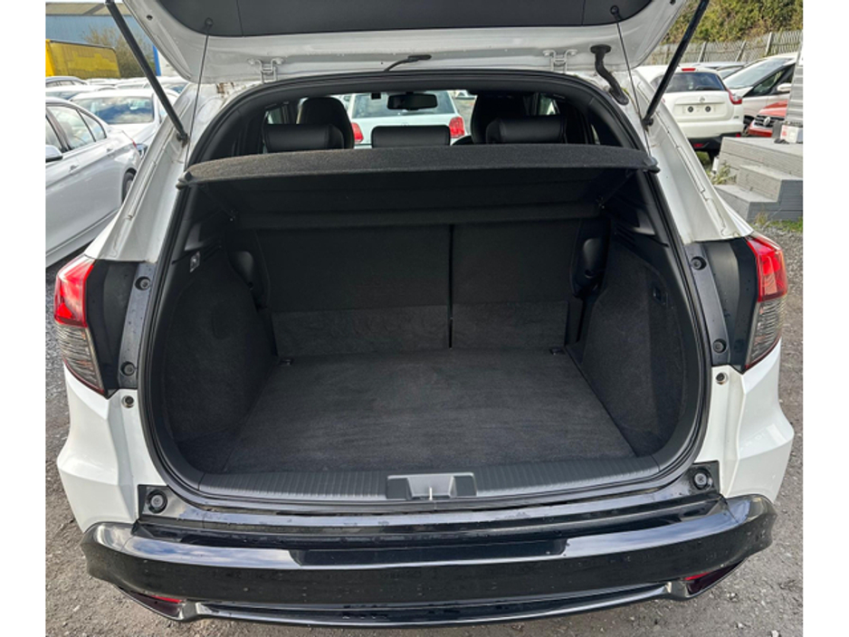 2019 Honda Vezel - image 9