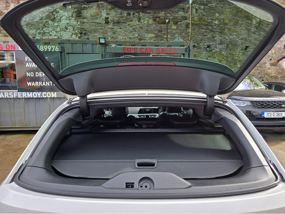 2021 BMW 3 Series - image 32