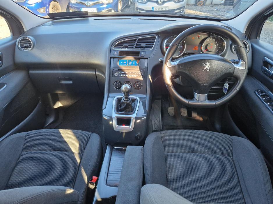 2015 Peugeot 5008 - image 10