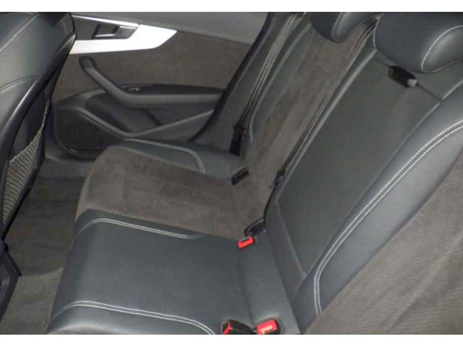 2019 Audi A4 - image 10