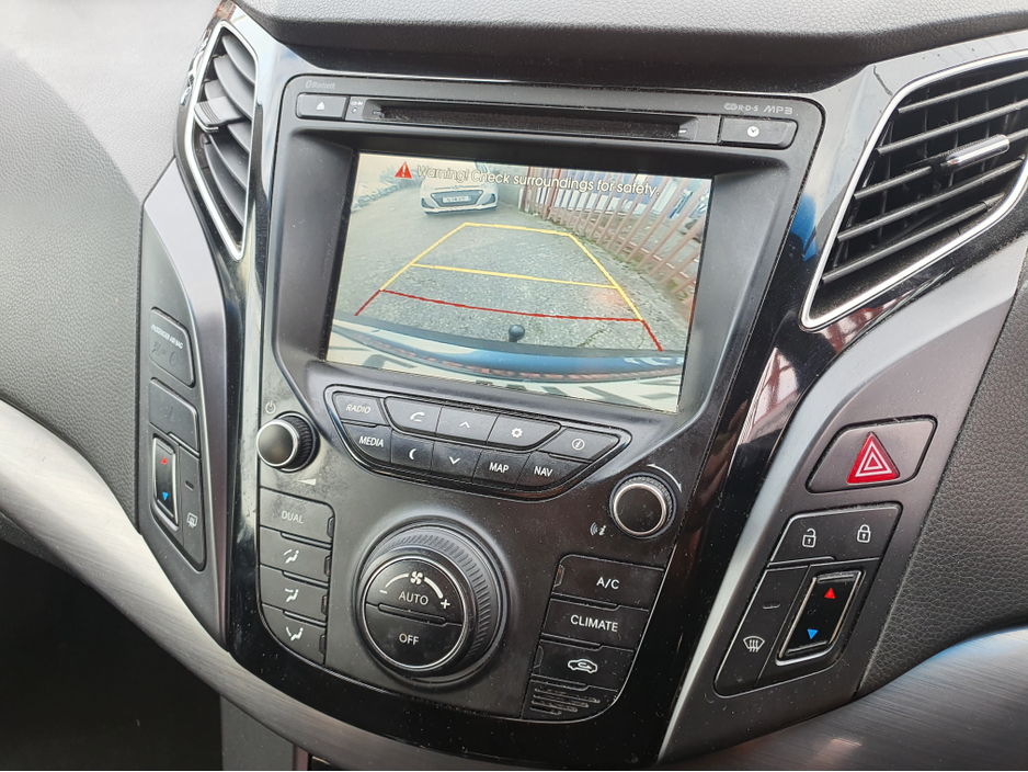 2012 Hyundai i40 - image 8